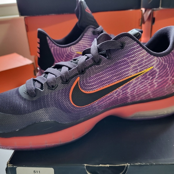 Kobe 10, Nike, Hero GS, size 6.5y, used in original box, excellent condition - Picture 9 of 11